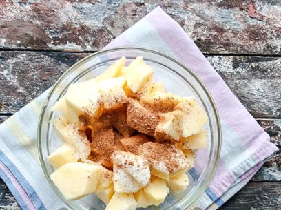 suberkite cukrų ir cinamoną