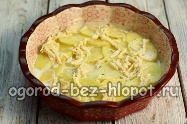 pour cream cheese mixture