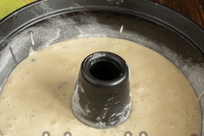 supilkite tešlą į formą