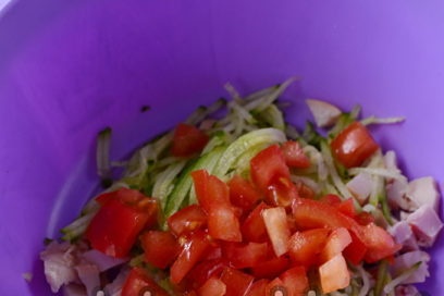 нарязан домат