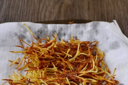 запържете картофените сламки