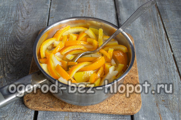 прехвърлете кора в сироп