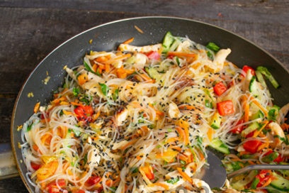 поръсете със семена от черен сусам