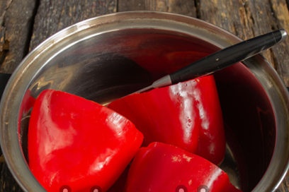 tiêu đổ nước sôi