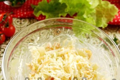 kết hợp các thành phần, mùa với mayonnaise