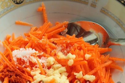 carrots, garlic, spices