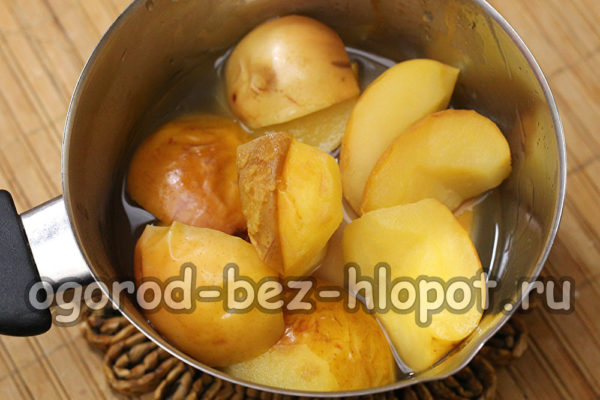 варени ябълки