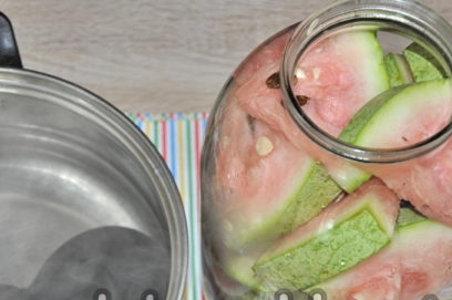 เทน้ำเดือด