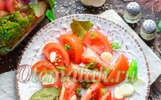 Lightly salted tomatoes