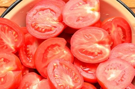 gehalveerde tomaten