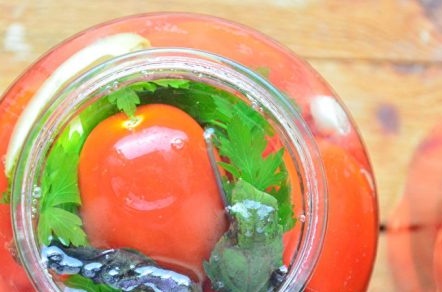 стерилизираме бурканите