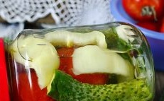 assortiment de tomàquets i cogombres