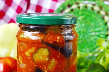 Салата с патладжани и краставици