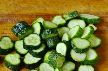 нарязани краставици