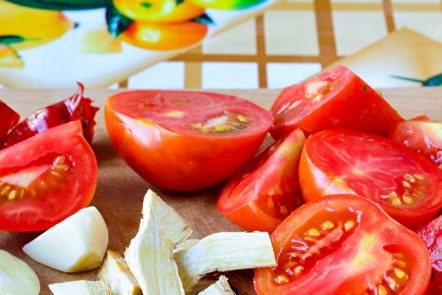 Нарежете зеленчуците