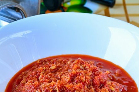 Превъртете през месомелачката