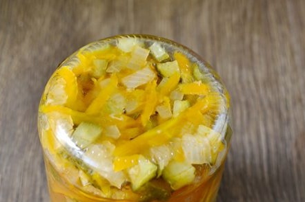 празна в буркан