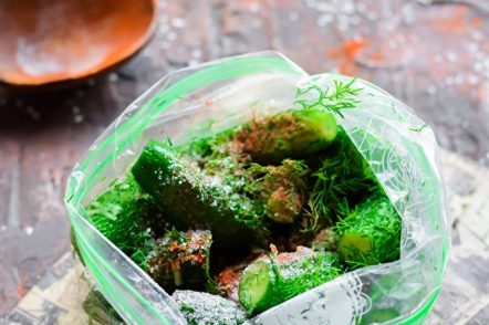 Komkommers in een pakket