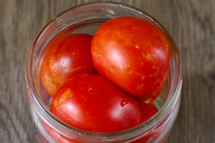 Voeg tomaten toe