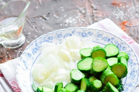 краставици и лук