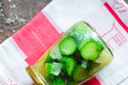 бурканче с краставици