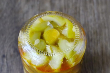 хладни затворени буркани