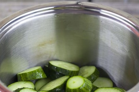 нарязани краставици