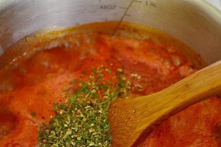 добавете подправките