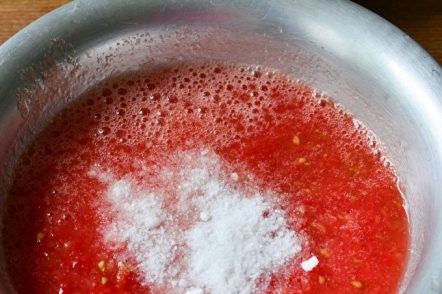 добавяне на сол