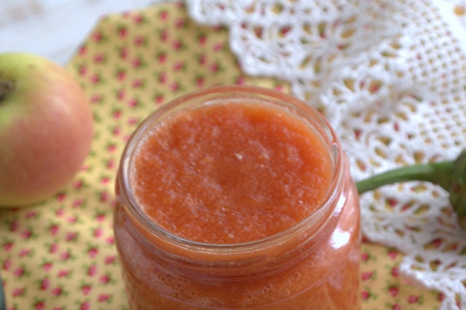 Tomato Sauce with Apples