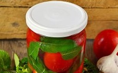 Tomàquets en conserva