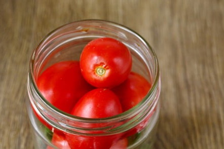 Добавете доматите