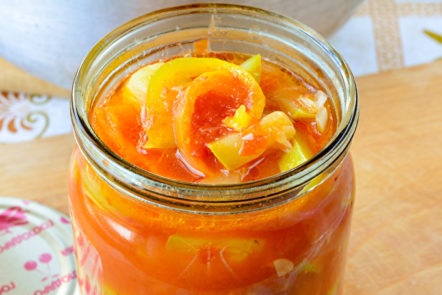 the layout of the salad on the banks