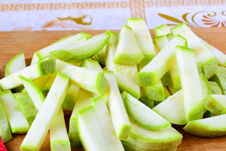 cut courgettes