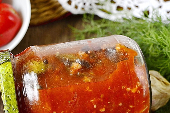 Gemarineerde watermeloenen in blikjes