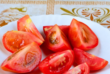 cut tomatoes