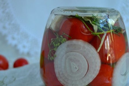 Обърнат буркан