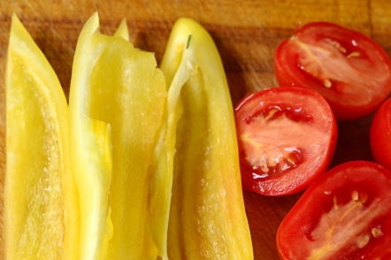 prepareu pebrots i tomàquets