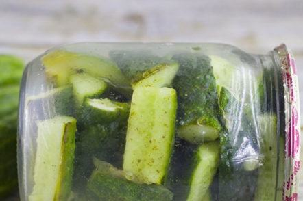 кисели краставички за зимата