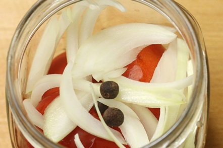 Лук в консерва