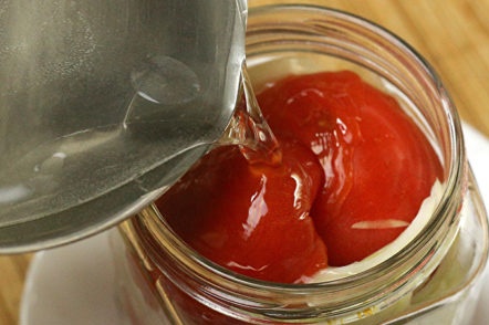 Налейте марината