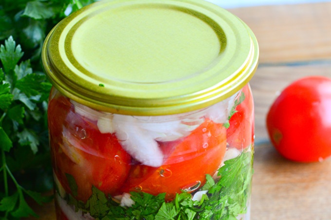 Полски домати за зимата без стерилизация