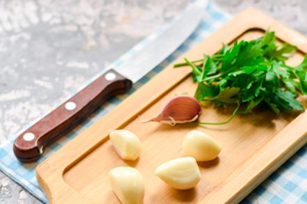 تنظيف الثوم