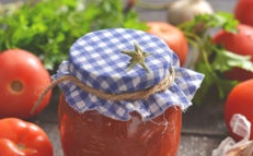 Домати, настъргани с чесън