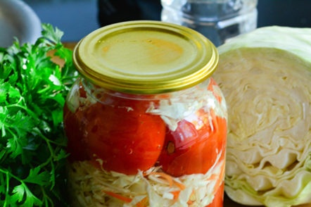 Tomatoes with cabbage for the winter