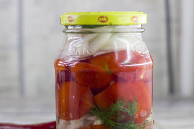 вкусна подготовка с домати