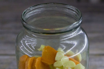 добавете чесън