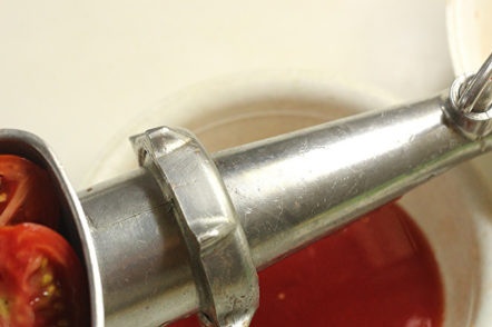 blader door een vleesmolen