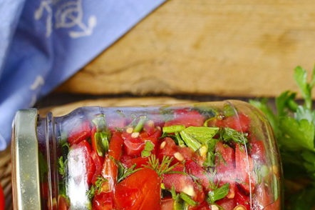 буркан със супа от дресинг