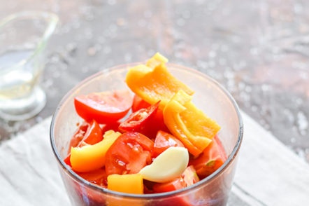 зеленчуци в купа на блендер